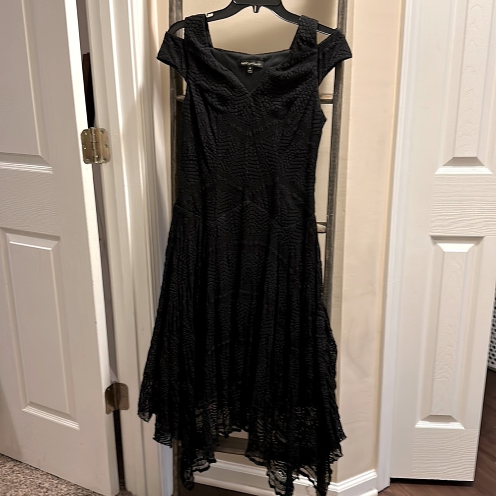 Black split shoulder girl dress
